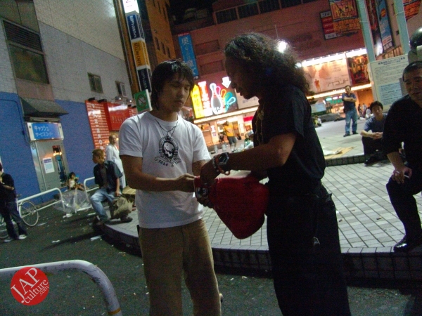 Exciting real street fight show at dangerous town, Kabukicho (42)