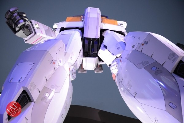 Gundam attraction is Chinese Humiliation & incomprehension for Russian weaoon dealer (4)