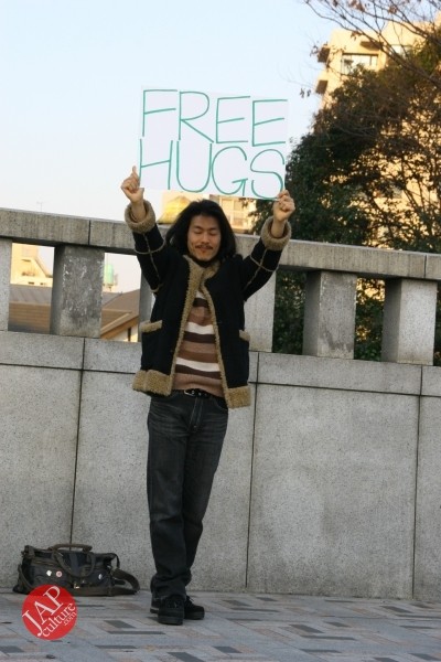Free hugs struggle in Japan vol.1 Can we do it really smoothly and naturally? (7)