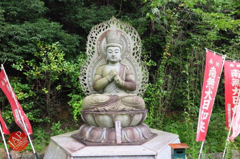 Nose-picking Buddha accept your prayer request with drunken Buddh0041